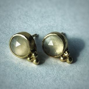 Oorbellen met maansteen