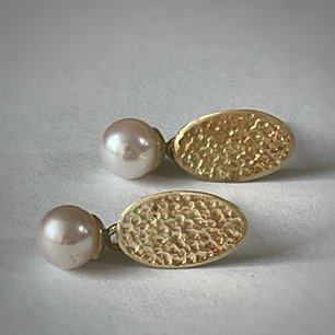 Oorbellen met akoya parel