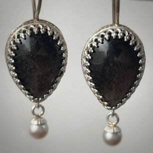 Oorbellen met obsidiaan